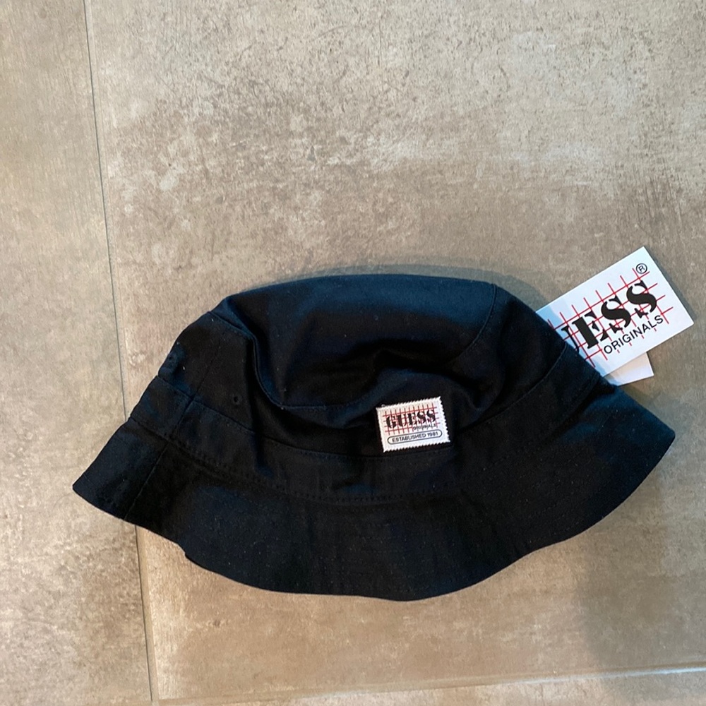 Guess hat